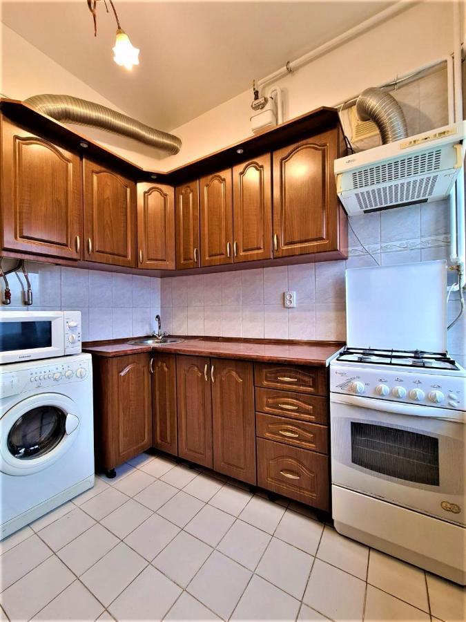 82-Avenue Apartment Chernivtsi Exterior foto